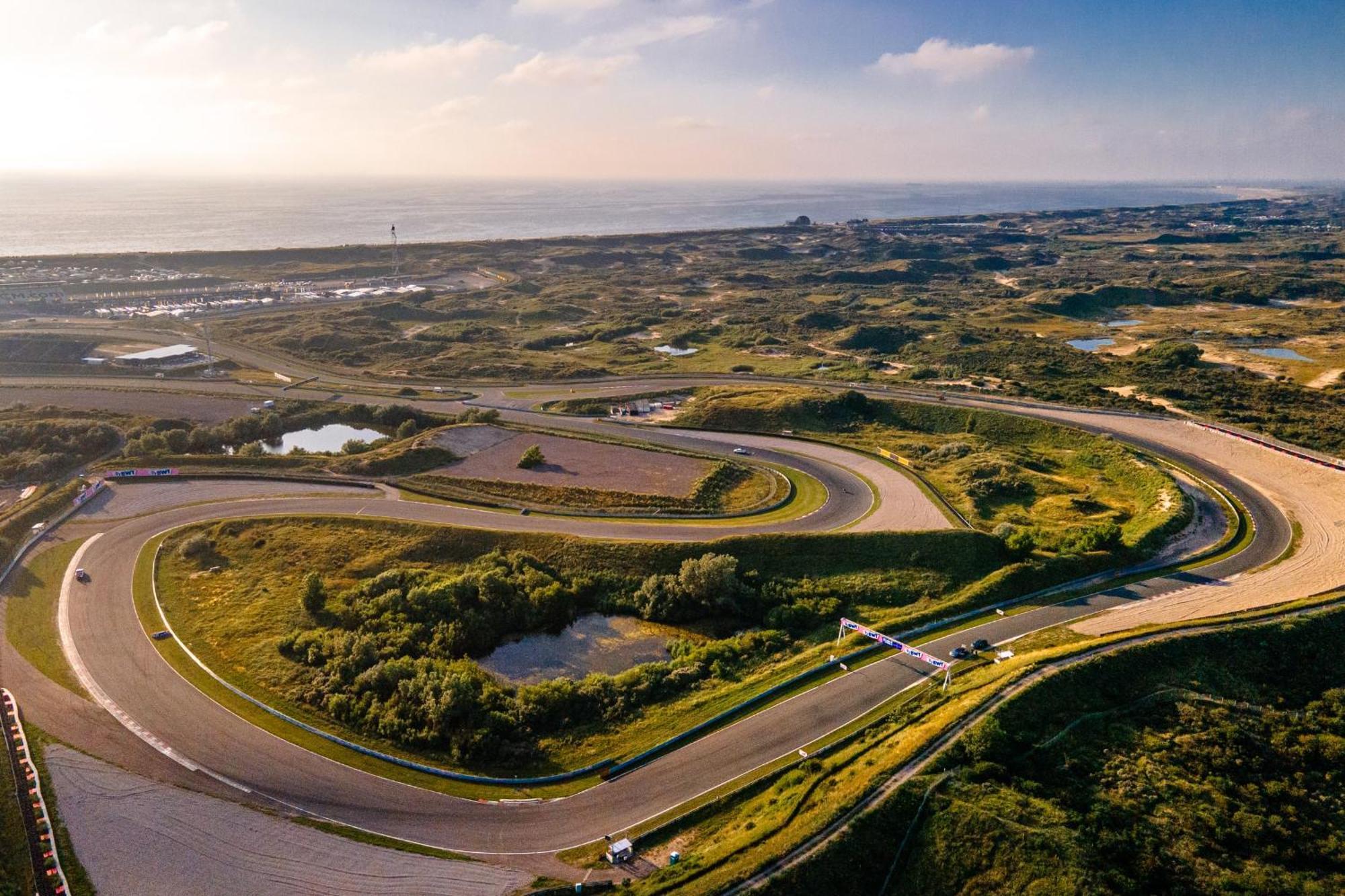 Studio Tara At The Beach With Private Parking Zandvoort Exterior foto