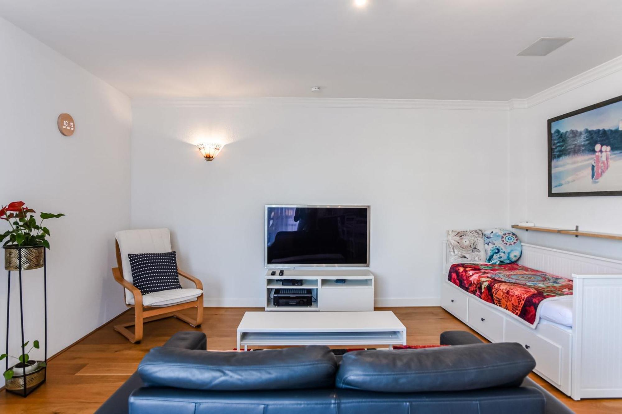 Studio Tara At The Beach With Private Parking Zandvoort Exterior foto